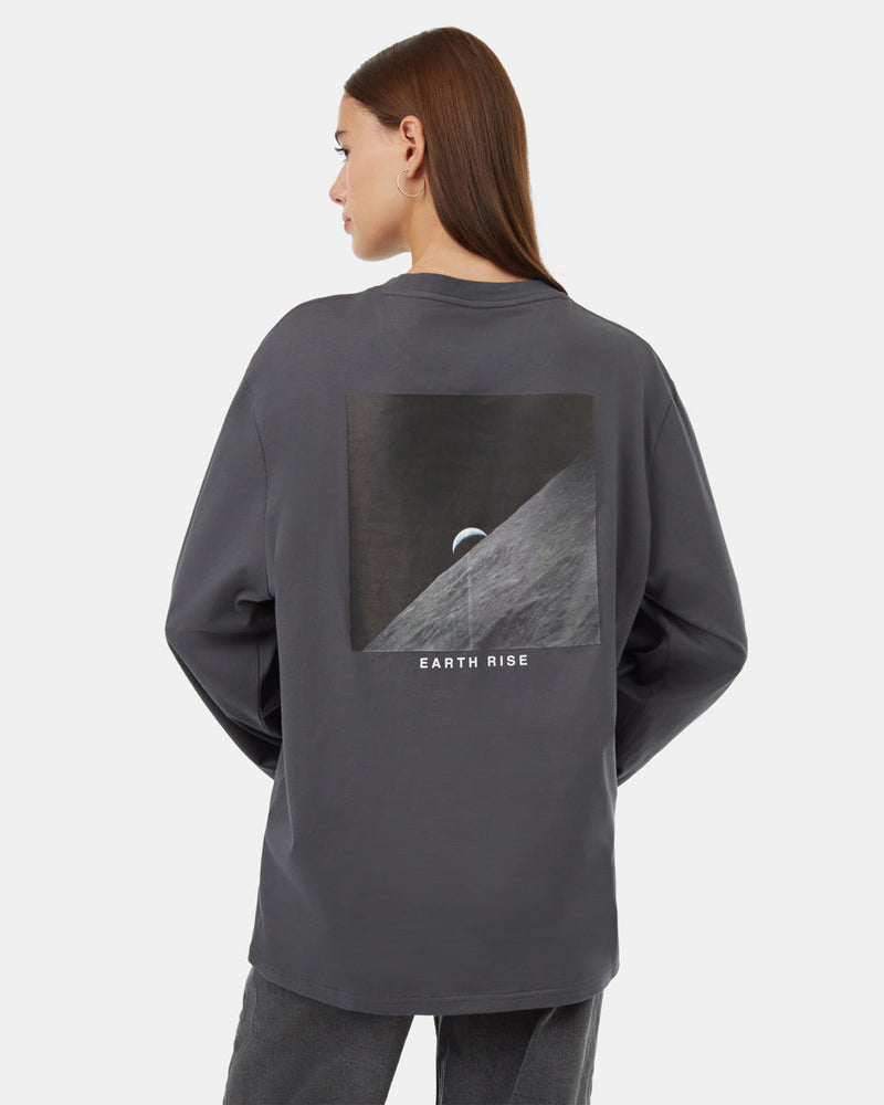 Black-Crew-Neck-Graphic-Longsleeve-T-Shirt-Ungendered