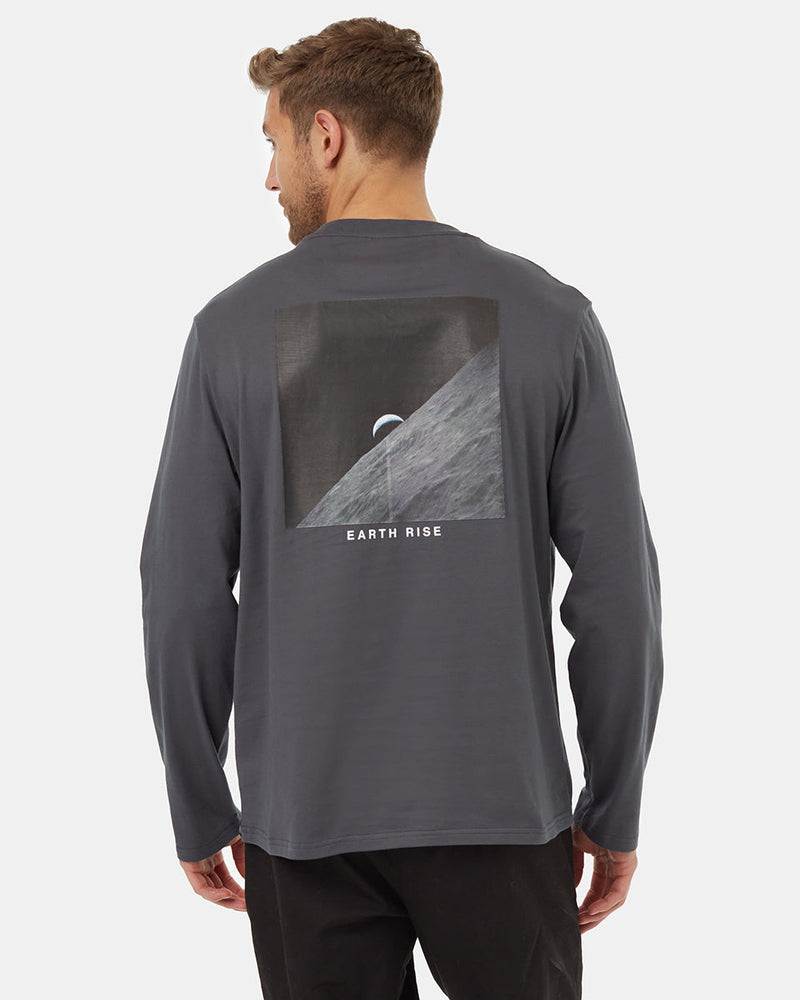 Black-Crew-Neck-Graphic-Longsleeve-T-Shirt-Ungendered