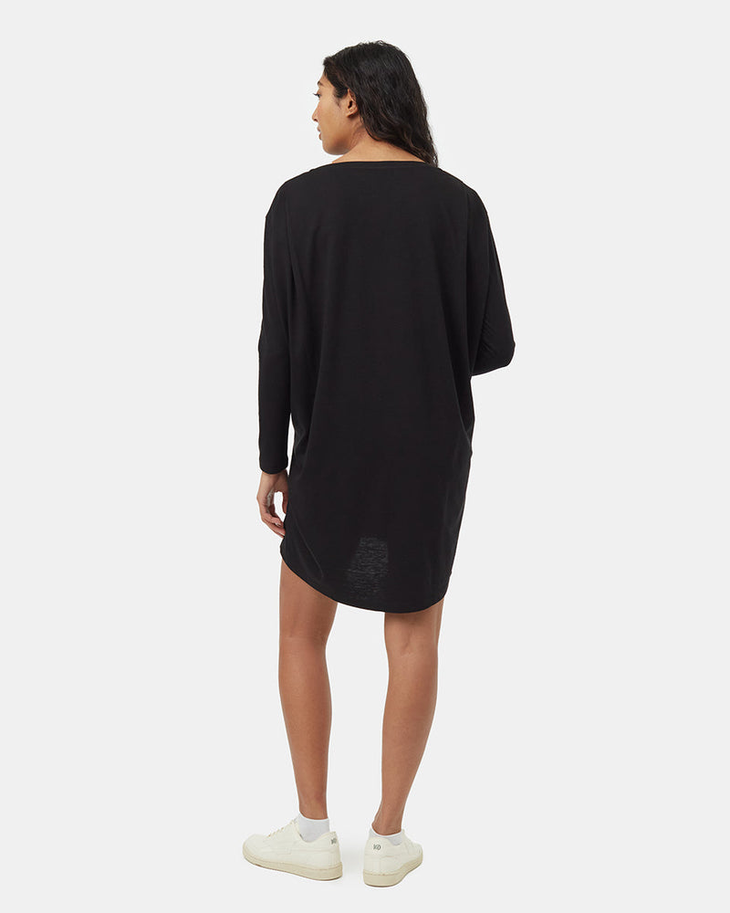 Black-Knee-Length-Relaxed-Longsleeve-Dress