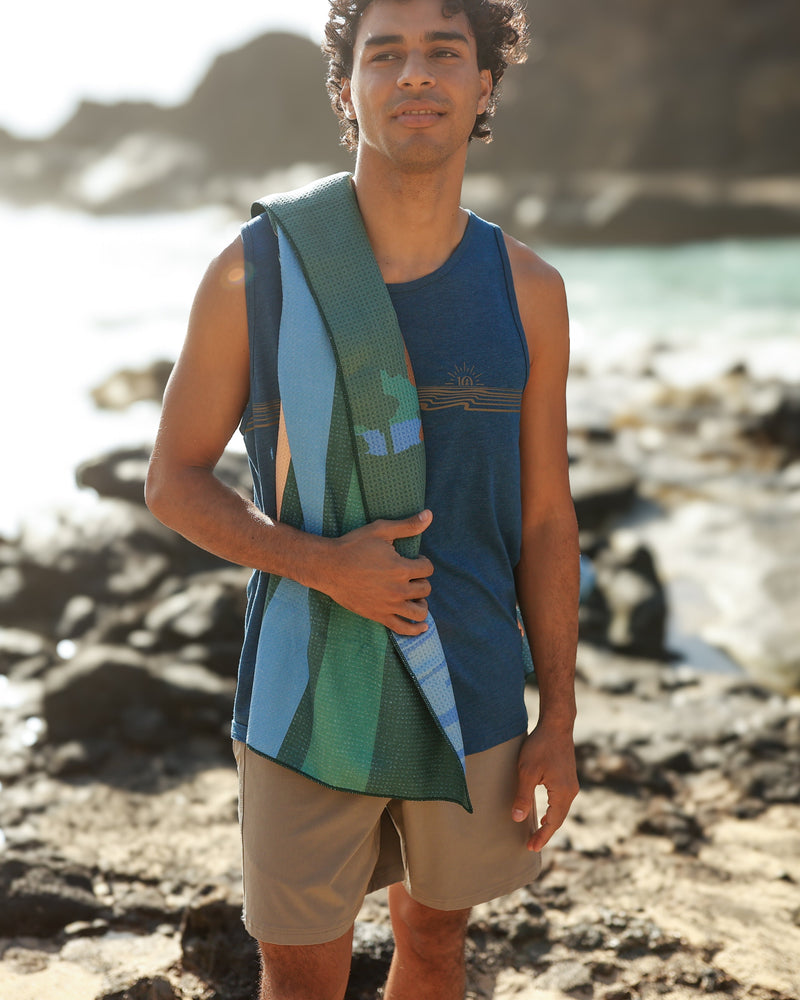 Green-Sustainable-Packable-Beach-Towel