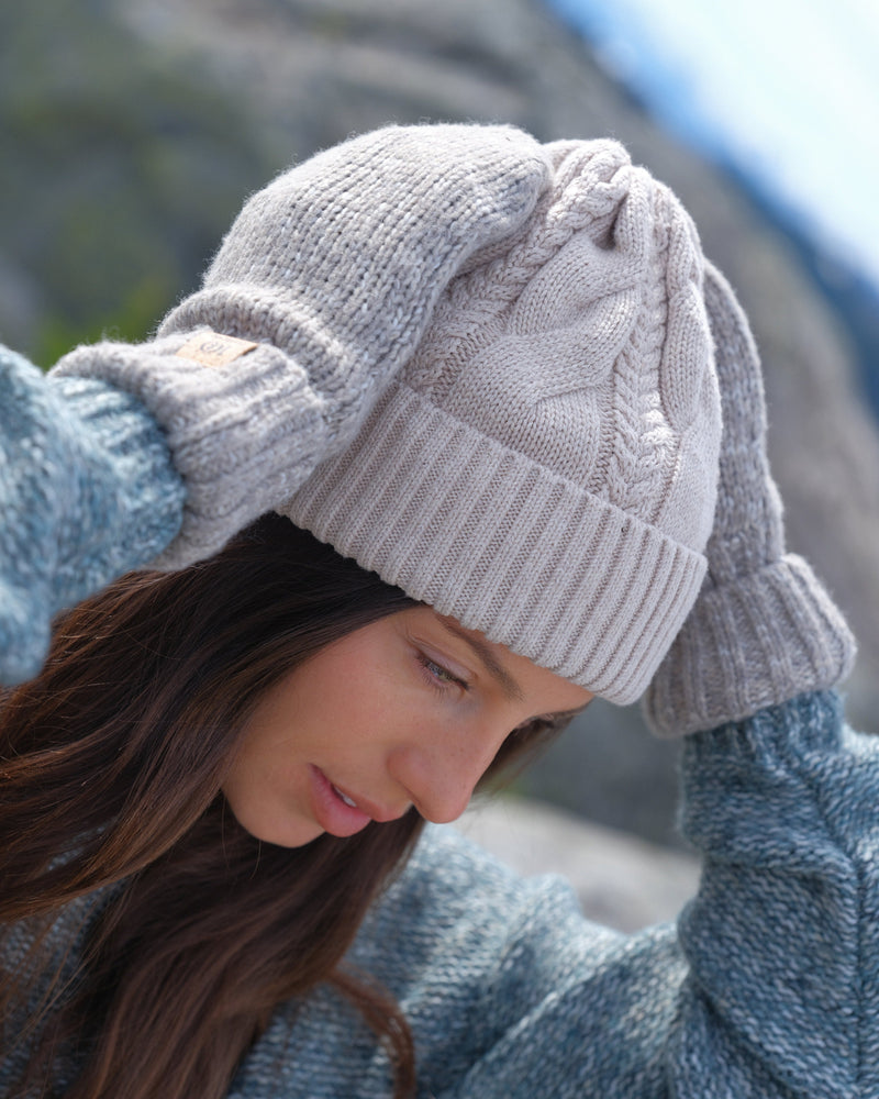 Oatmeal-Cable-Knit-Beanie