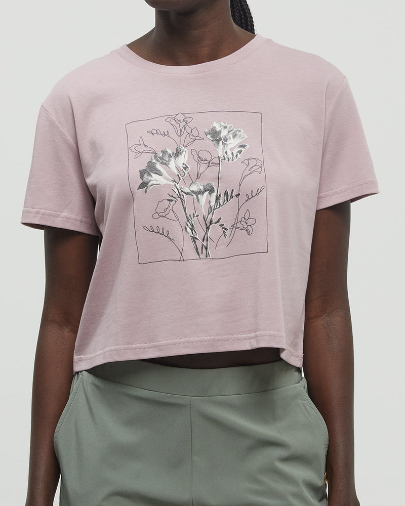 Pink-Crew-Neck-Graphic-Cropped-Shortsleeve-T-Shirt